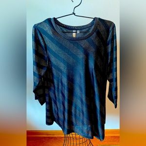 NY Collection Black top with gold stripes, diagonal cut, Size XL, New with tags